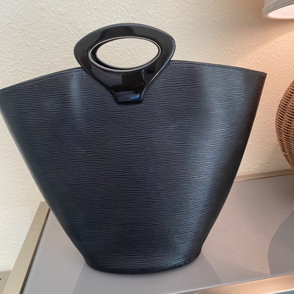 Louis Vuitton Epi Leather Bucket Bag - Picture 4 of 8